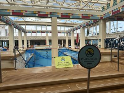 Closed pool on Vision of the seas